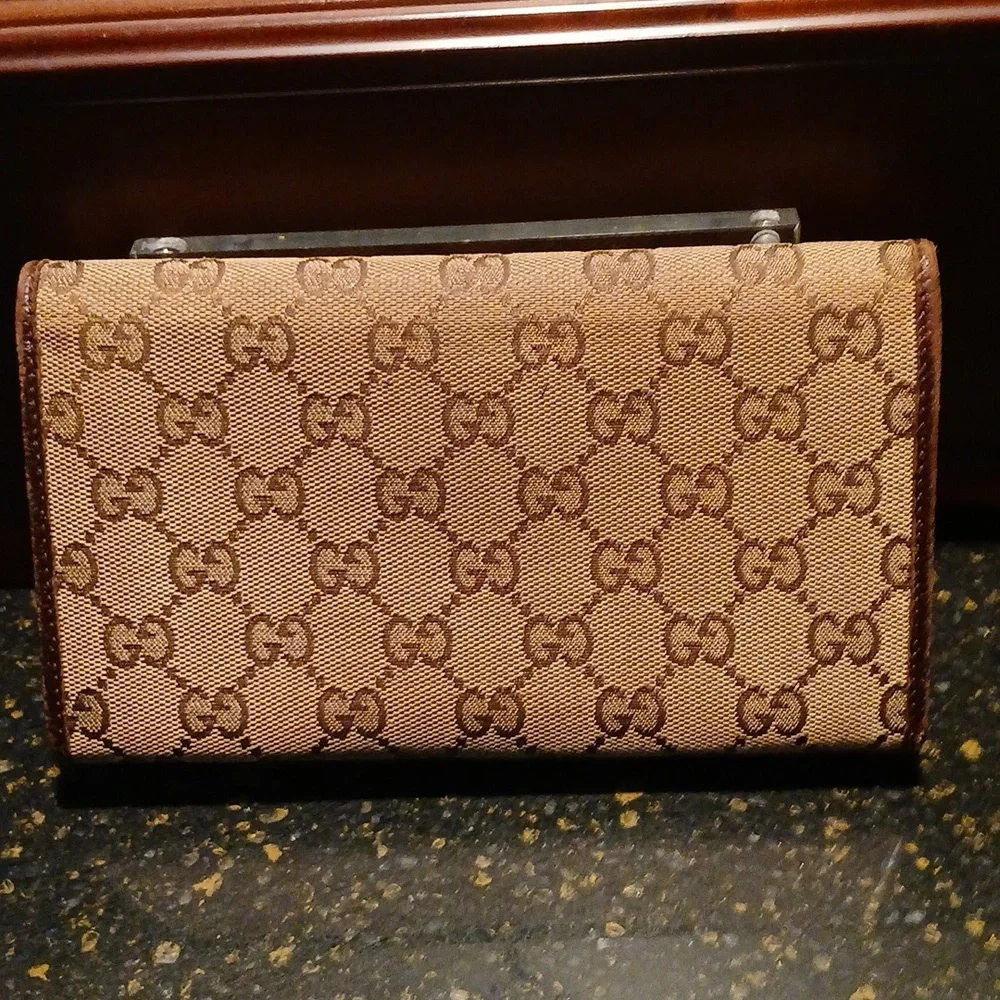 Authentic Gucci Brown Monogram Big Wallet - Picture 2 of 11